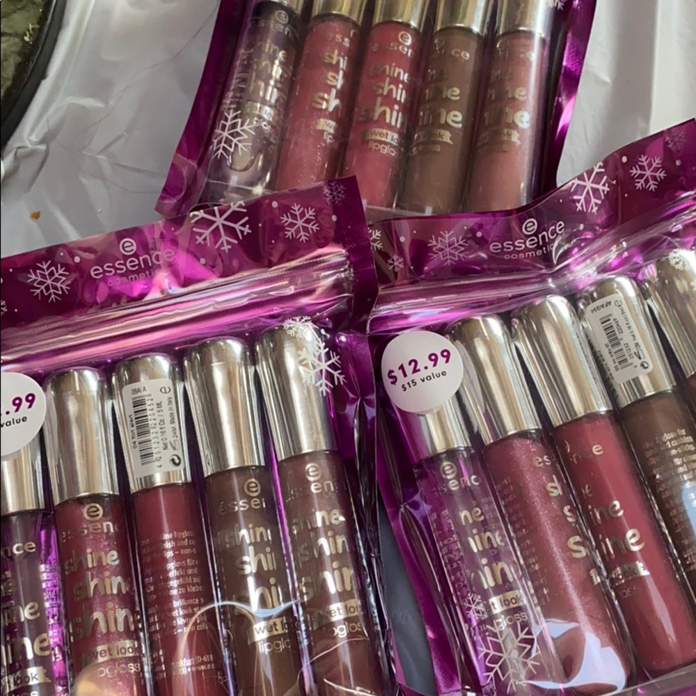Lip gloss 4 brand new